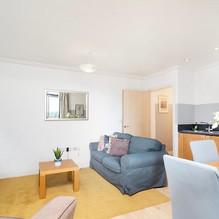 Cosy Flat Right Opp Tube Station Apartment London Exterior photo