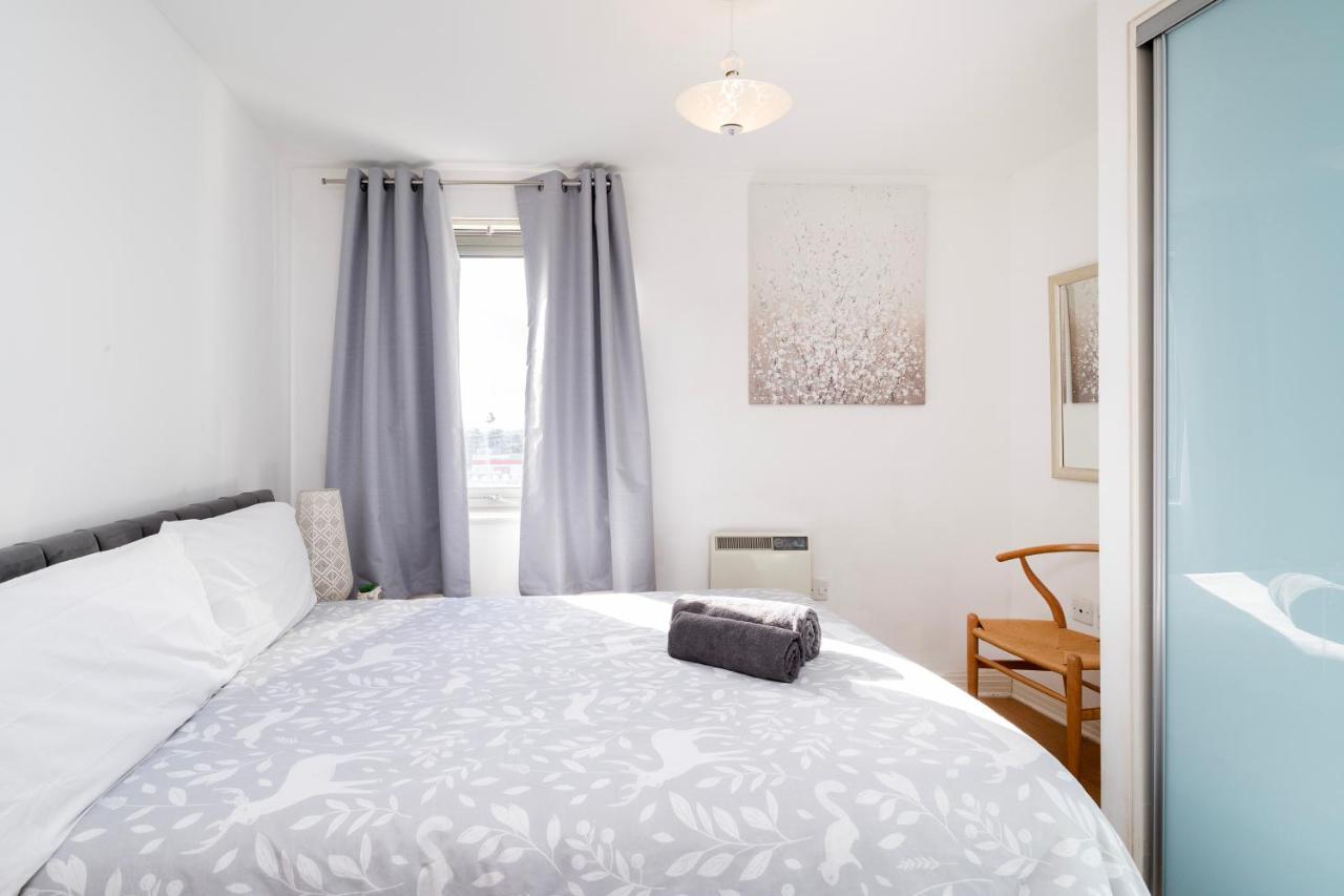 Cosy Flat Right Opp Tube Station Apartment London Exterior photo