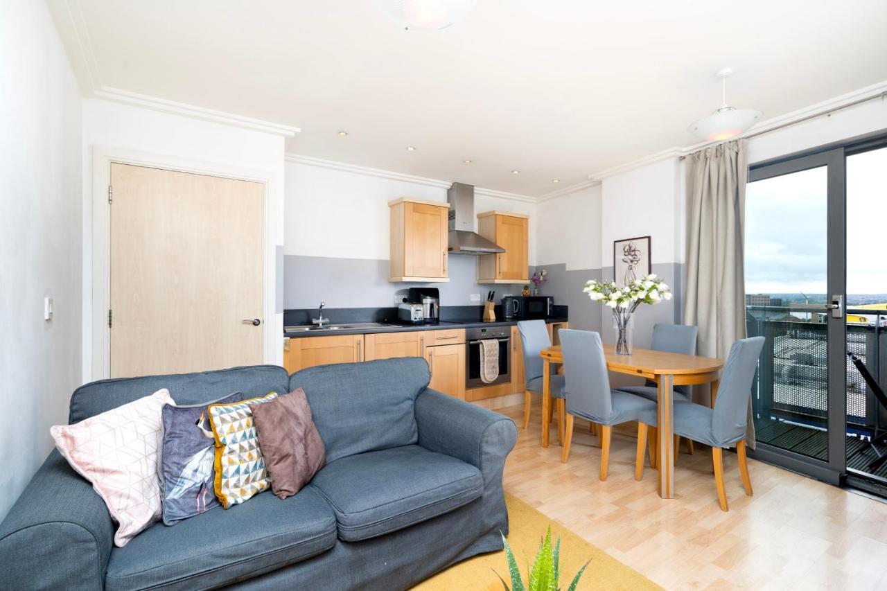 Cosy Flat Right Opp Tube Station Apartment London Exterior photo