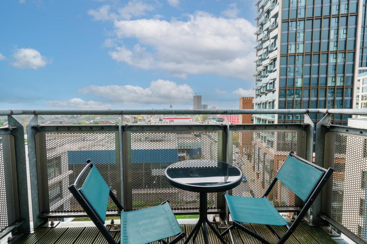 Cosy Flat Right Opp Tube Station Apartment London Exterior photo